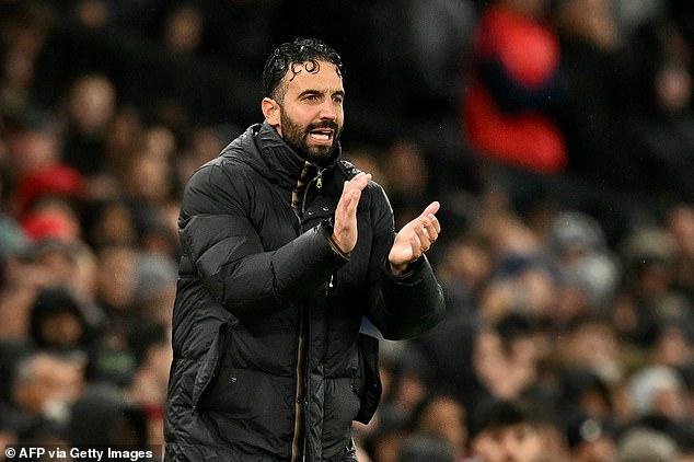 稳定的后防, 唯一例外是 稳定的后防, 唯一例外是