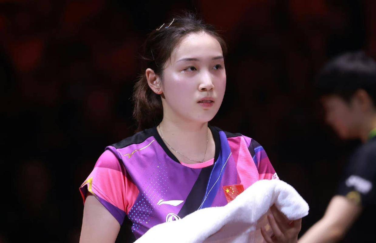 韩菲儿的恋, 展也值得深, 勇夺全锦赛