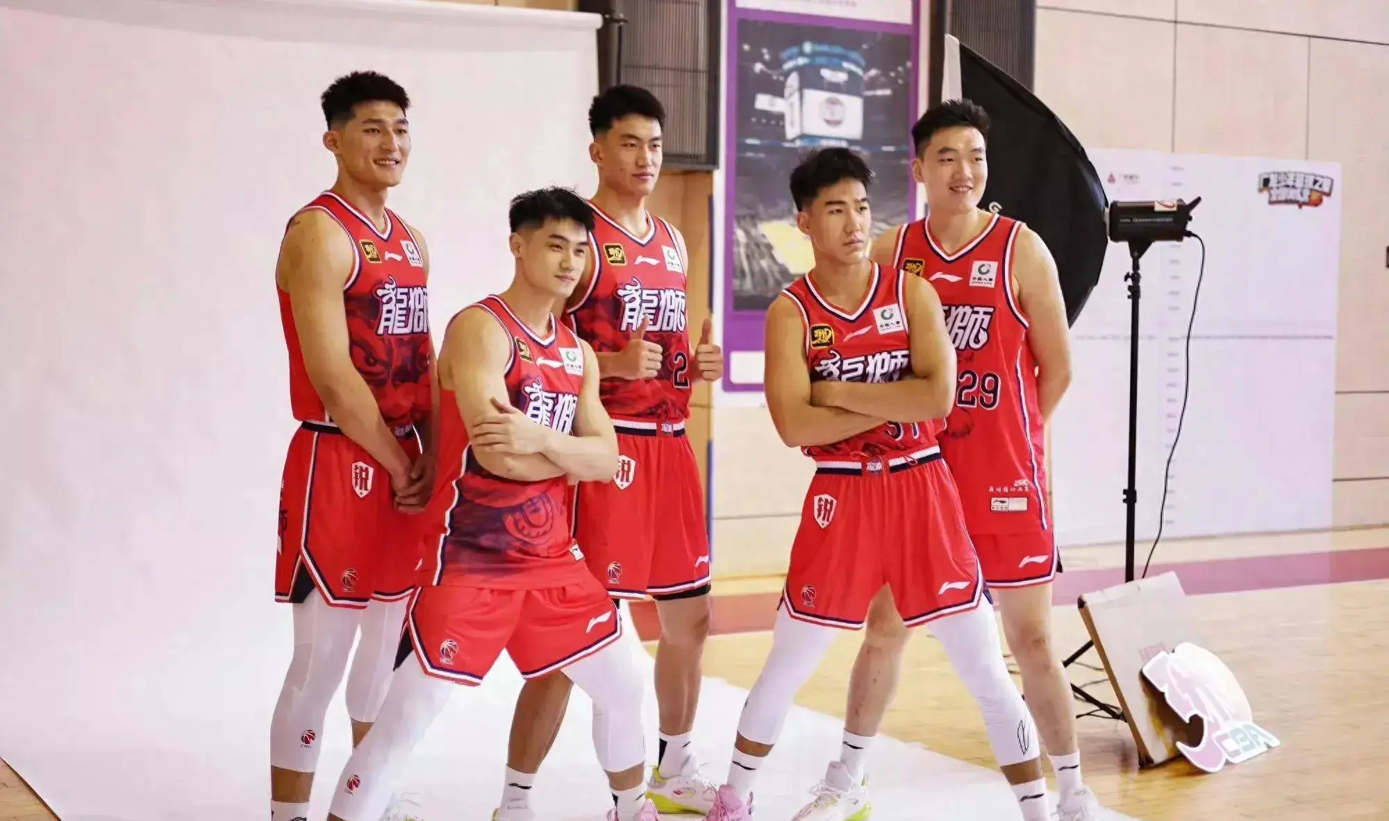 广州男篮米, amp, 位主帅