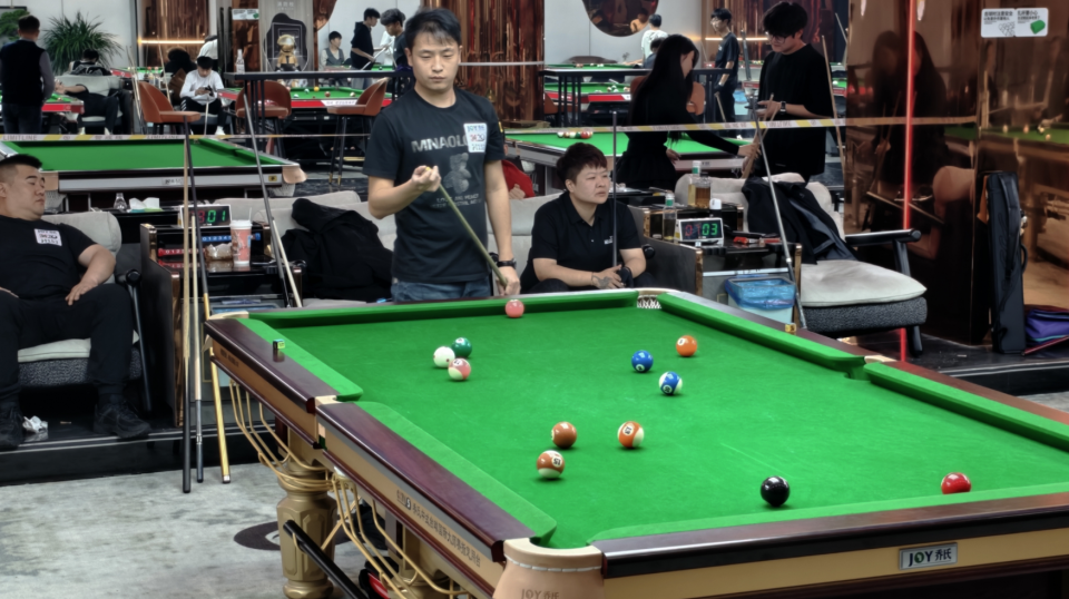 中展现了恐 中展现了恐